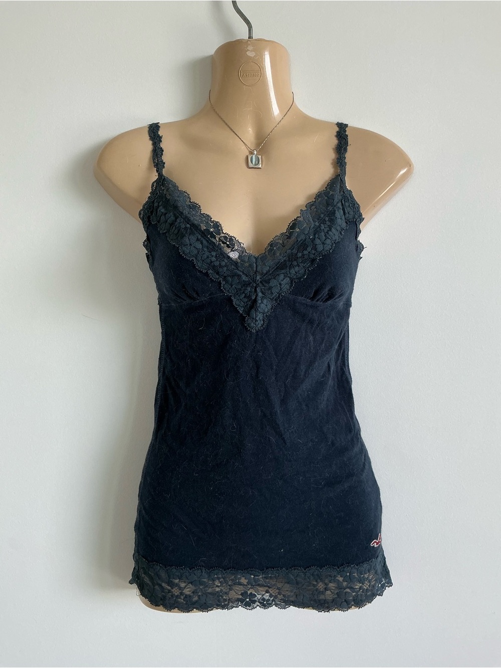 Vintage Hollister y2k navy blue lace cami tank top v neck fitted full length